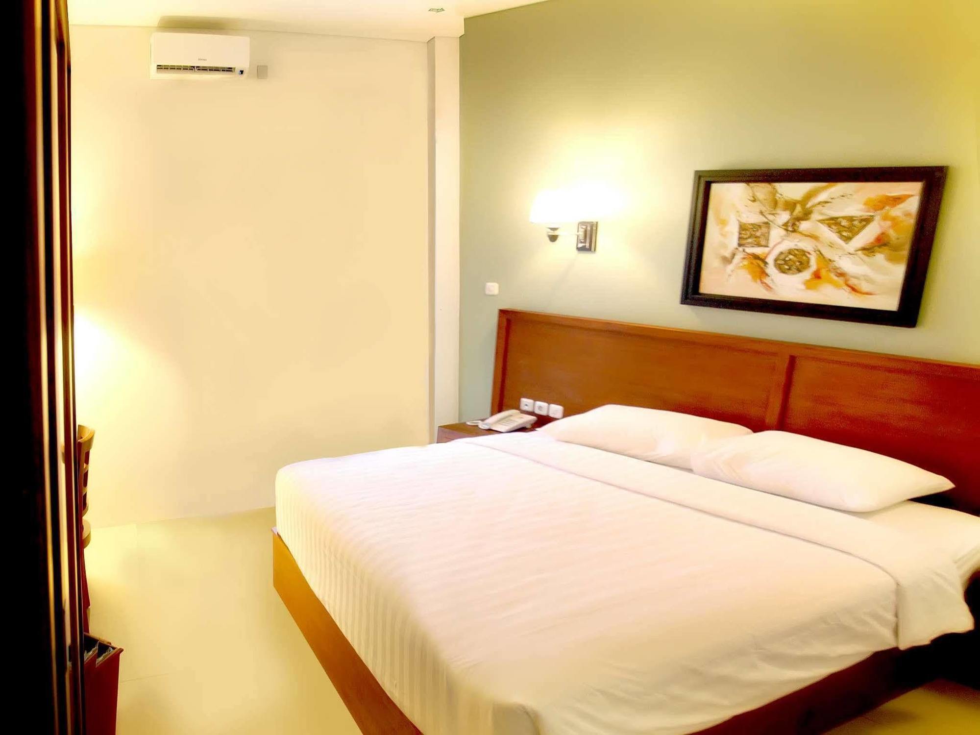 Prima Sr Hotel & Convention Yogyakarta Sleman  Exterior foto